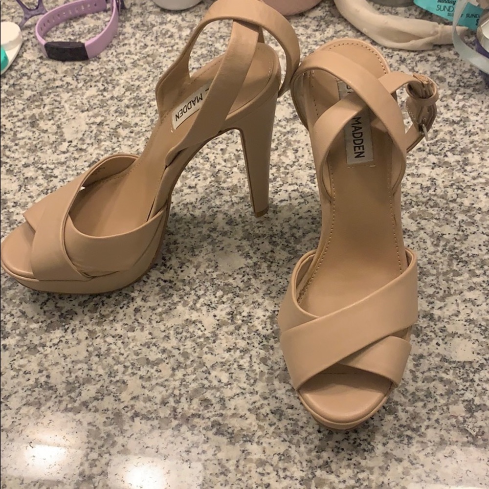 Steve Madden nude heels
